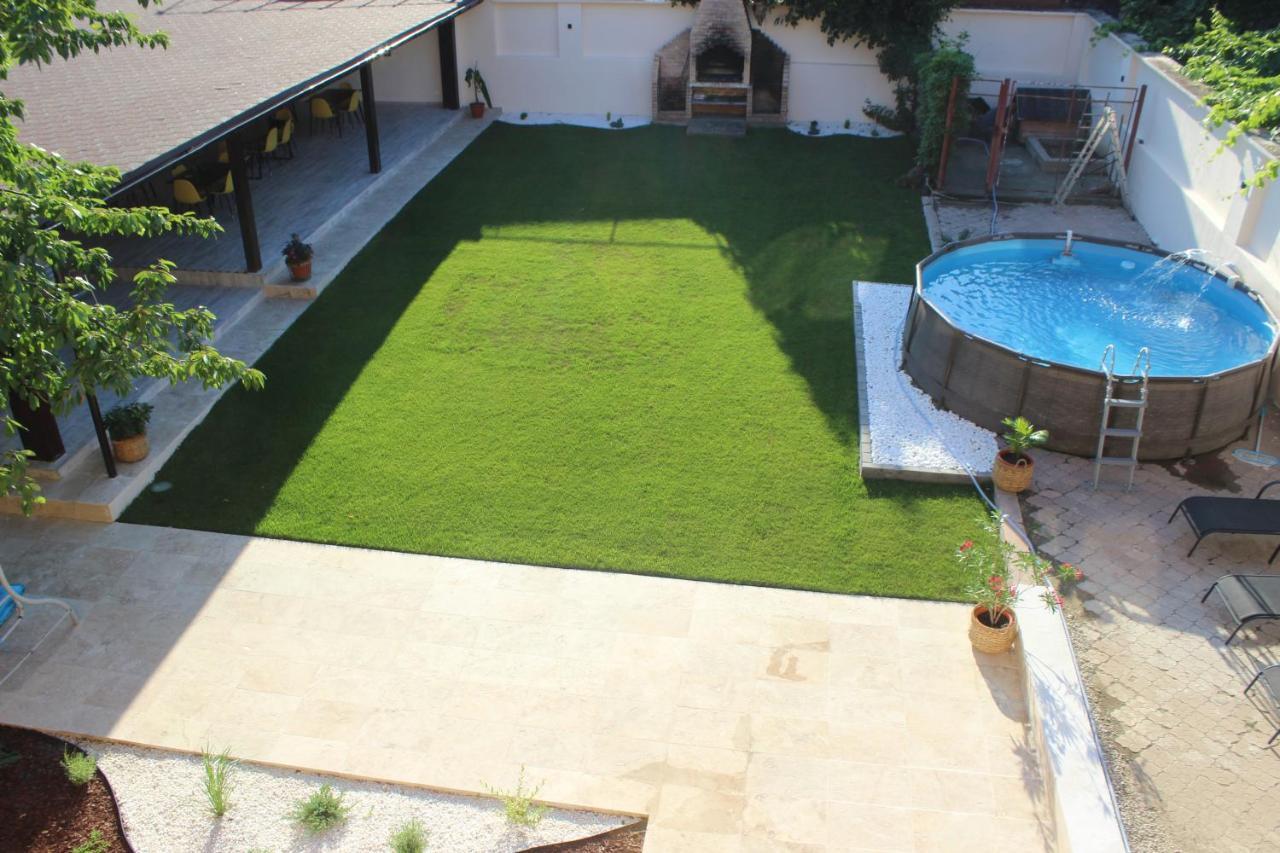 Pretty Garden Villa Orsova Ngoại thất bức ảnh