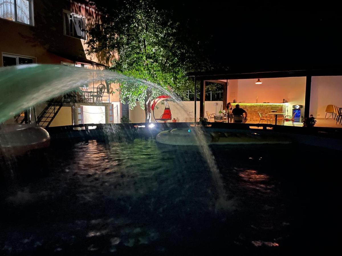 Pretty Garden Villa Orsova Ngoại thất bức ảnh